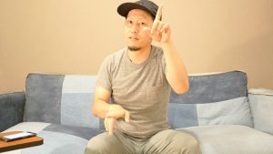 Q&A|大回りですが、切れがなくメリハリがありません。イメージとしては脚を伸ばすのか、伸ばしたあと自分もターンの外についていかせる感じで圧を求めていけばいいのか迷っています。