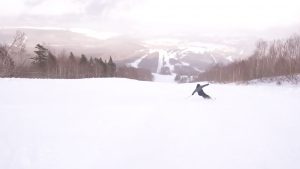 中急斜面を小回り用スキーで思いっきりカービングしてみましたー！