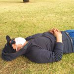 皇居前の公園で昼寝。。。